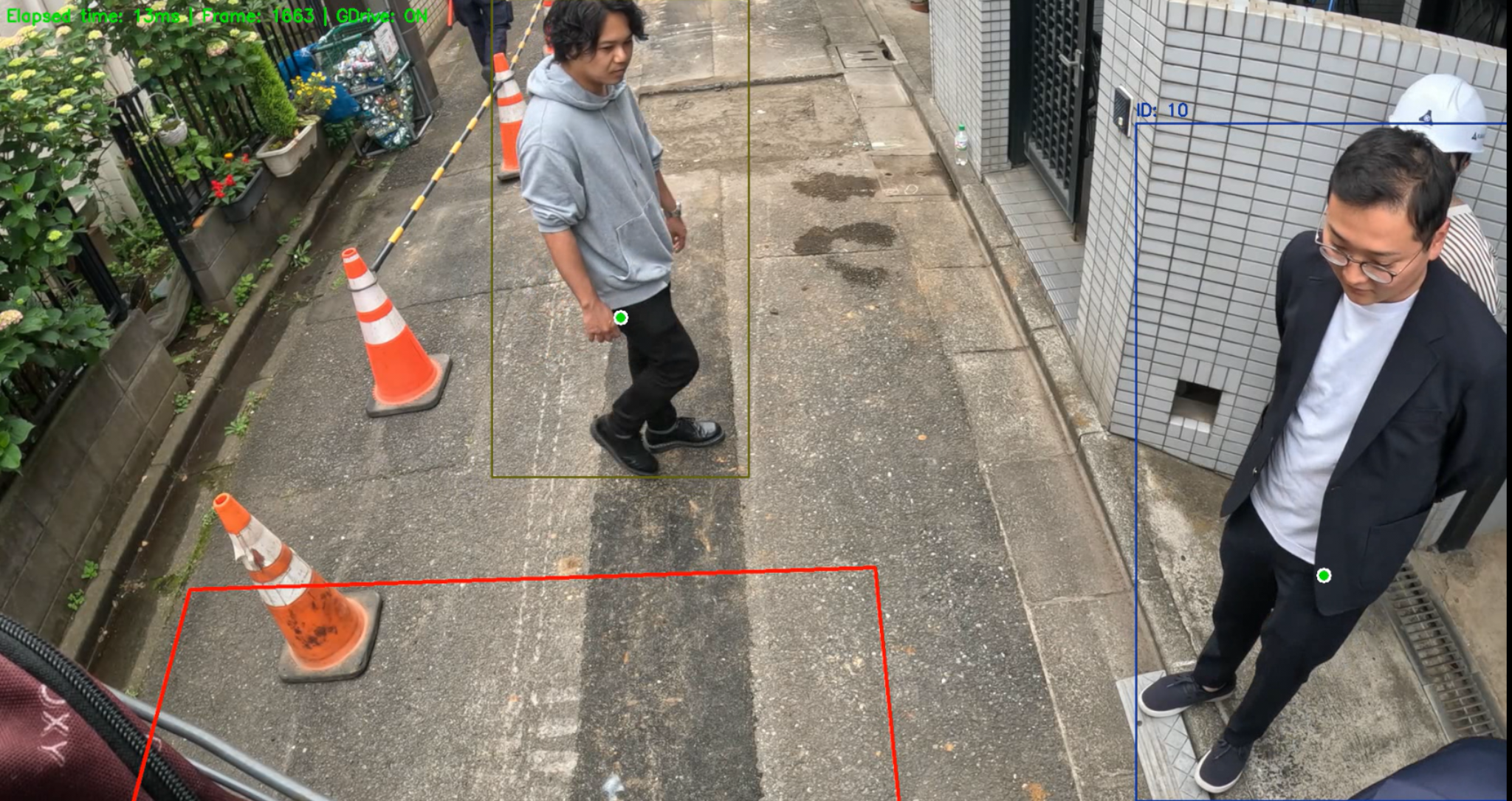 作業員・見学者の接近検知